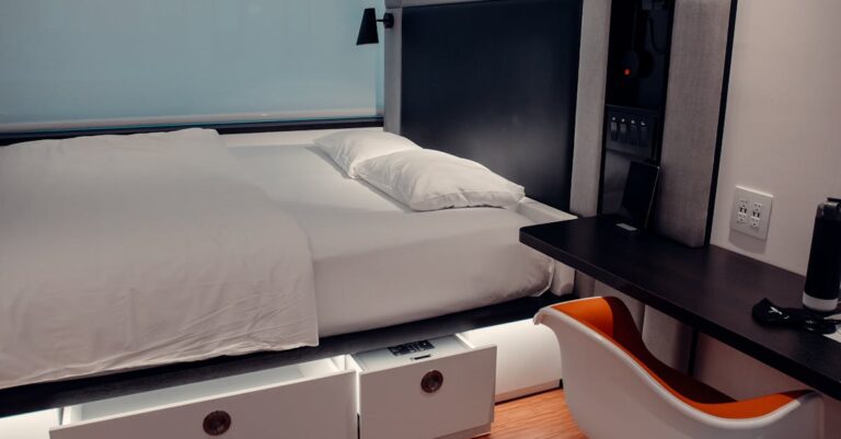 Unsichtbare DC-Stromschiene im Zuhause: 48‑V-Fußleisten und Möbelprofile für Licht, USB‑C und Sensorik