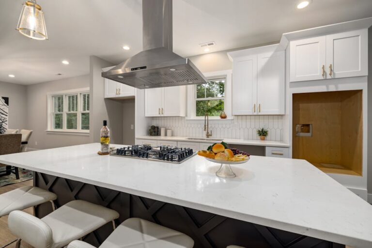 Gerüche in der Wohnung neutralisieren: Praktischer Plan für Küche, Bad, Textilien und Abfluss